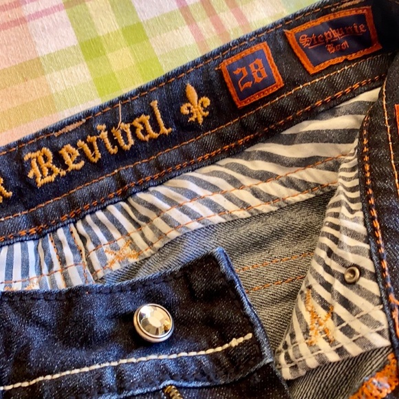 ๐ NWT! Bling Stephanie Boot Cut Rock Revial jeans - Picture 8 of 10